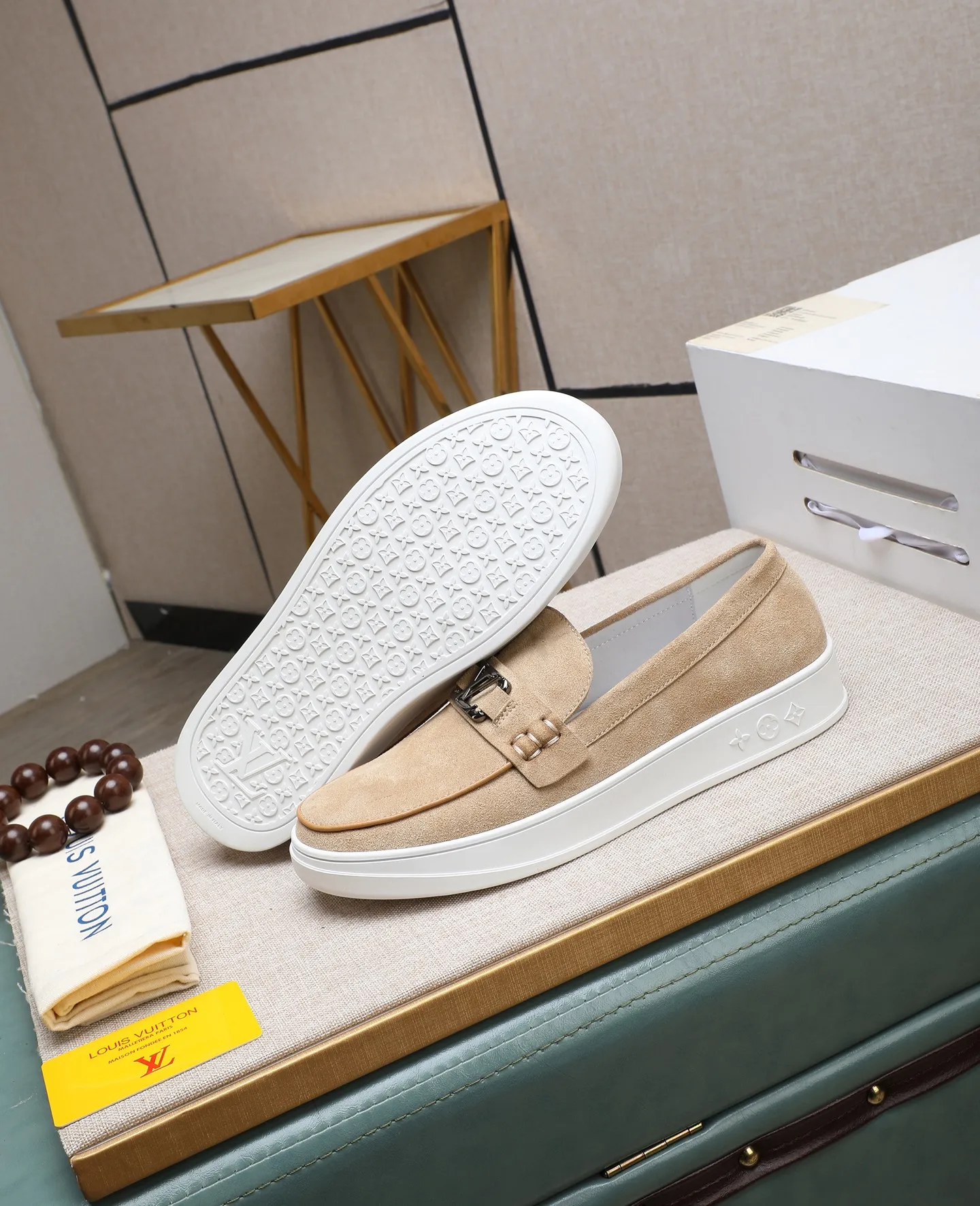 Men's shoes 💰440 📛📛【LOUIS VUITTON】Louis Vuitton official website synchronized new products 👟Milan fashion catwalk style 🇰🇾🇰🇾LV family logo, celebrity style, a must-have for fashionistas ⚠️First-layer calfskin ➕Genuine leather lining ➕Official website original version special outsole 👞Number 38-44